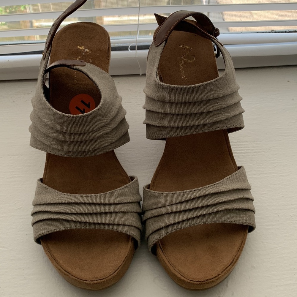 Tan combo wedge sandal